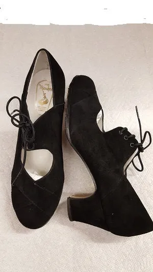 2.25" Cale -- Flamenco Shoe -- Black Suede