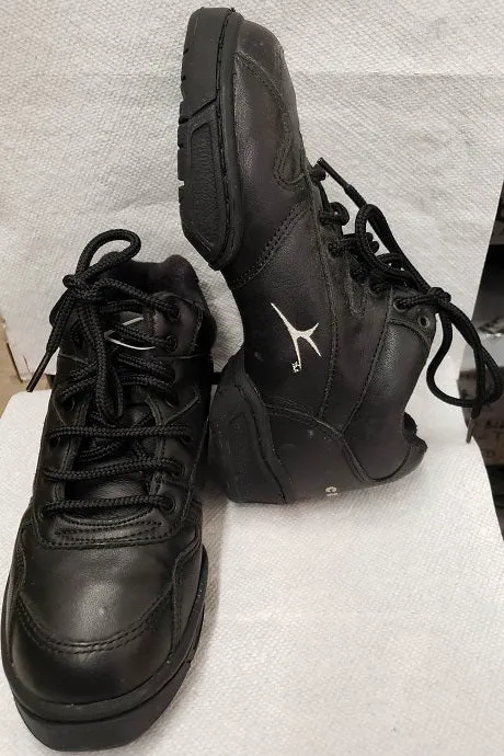 Andru -- Split Sole Dancesneaker -- Black