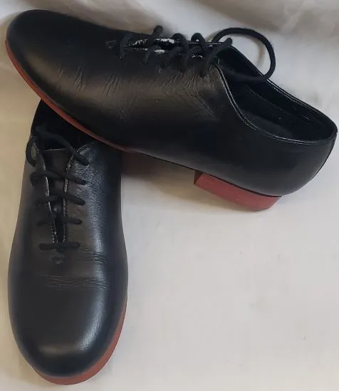 Clogger -- Unisex Character Oxford