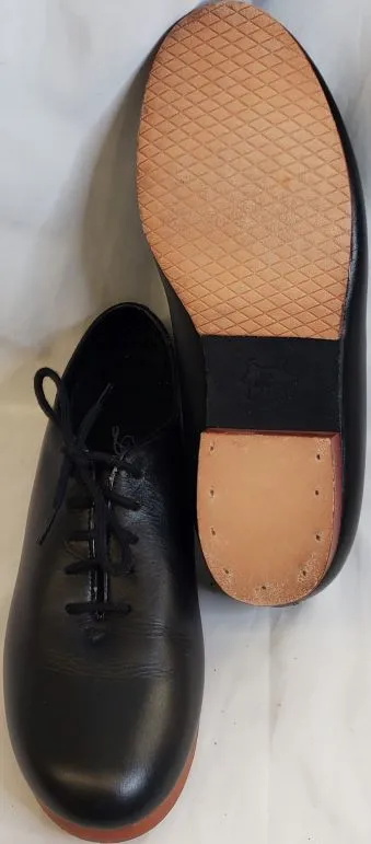 Clogger -- Unisex Character Oxford