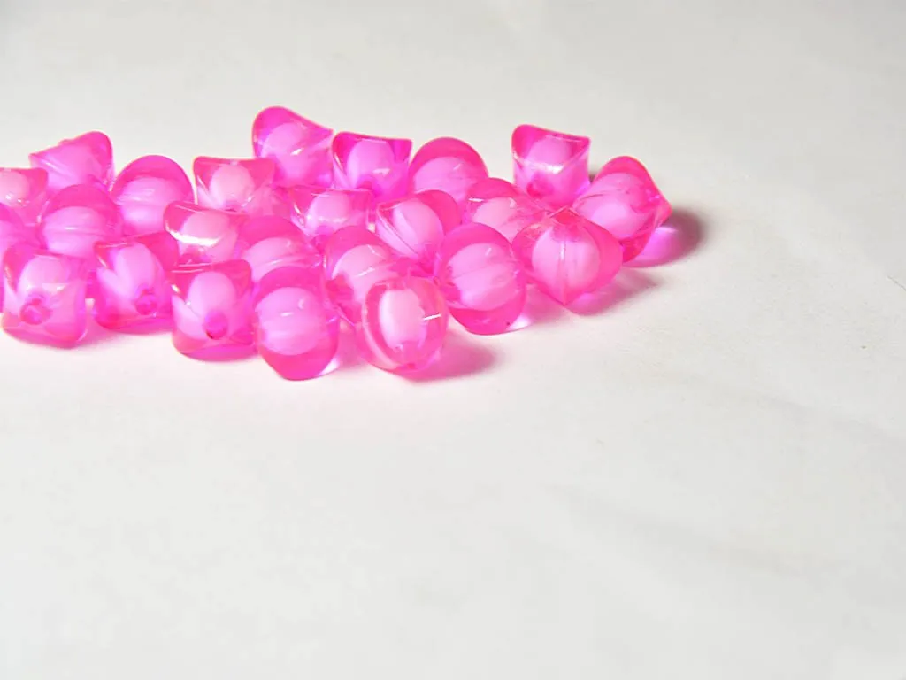 Dark Pink Twisted Cuboidal Plastic Beads