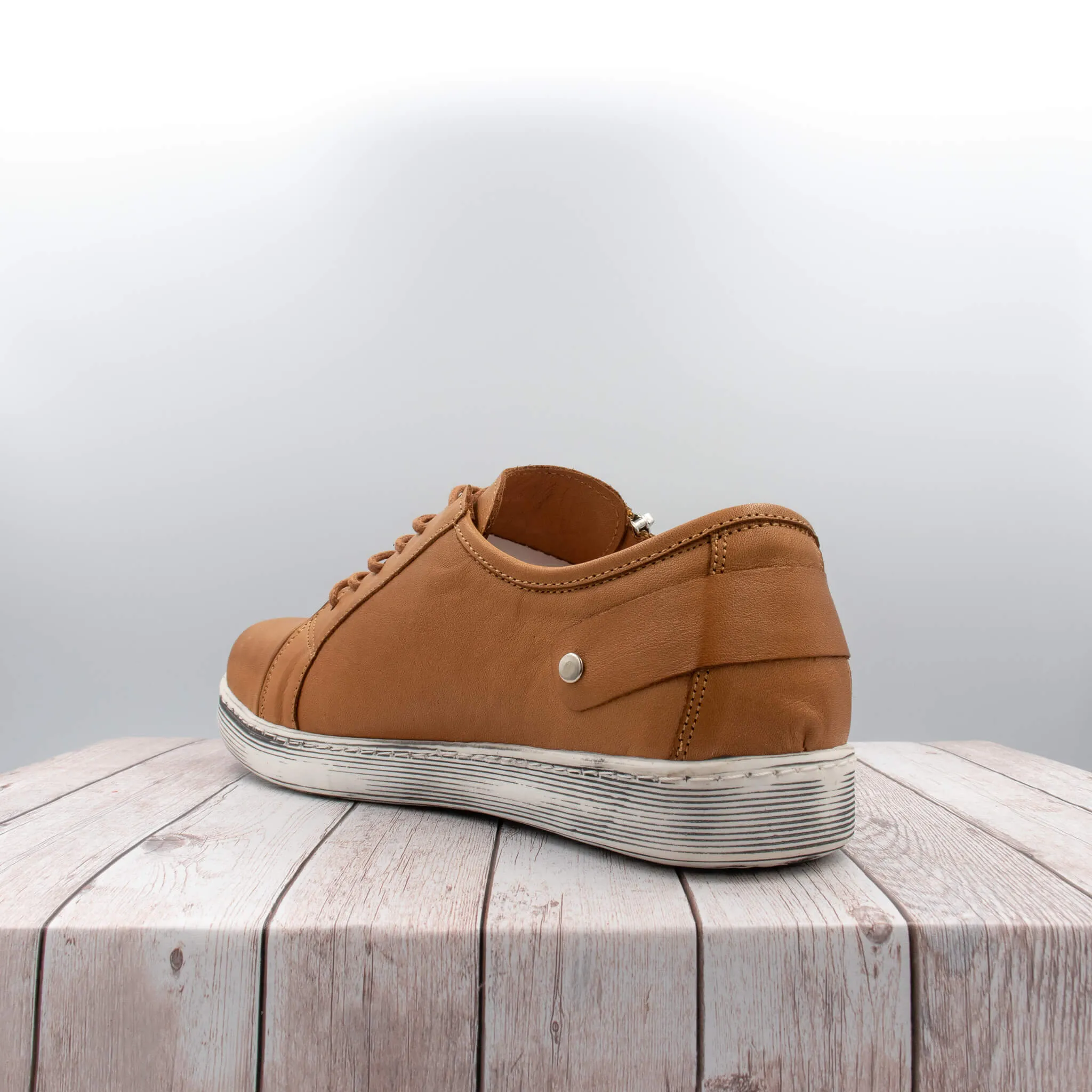 EG18 - tan