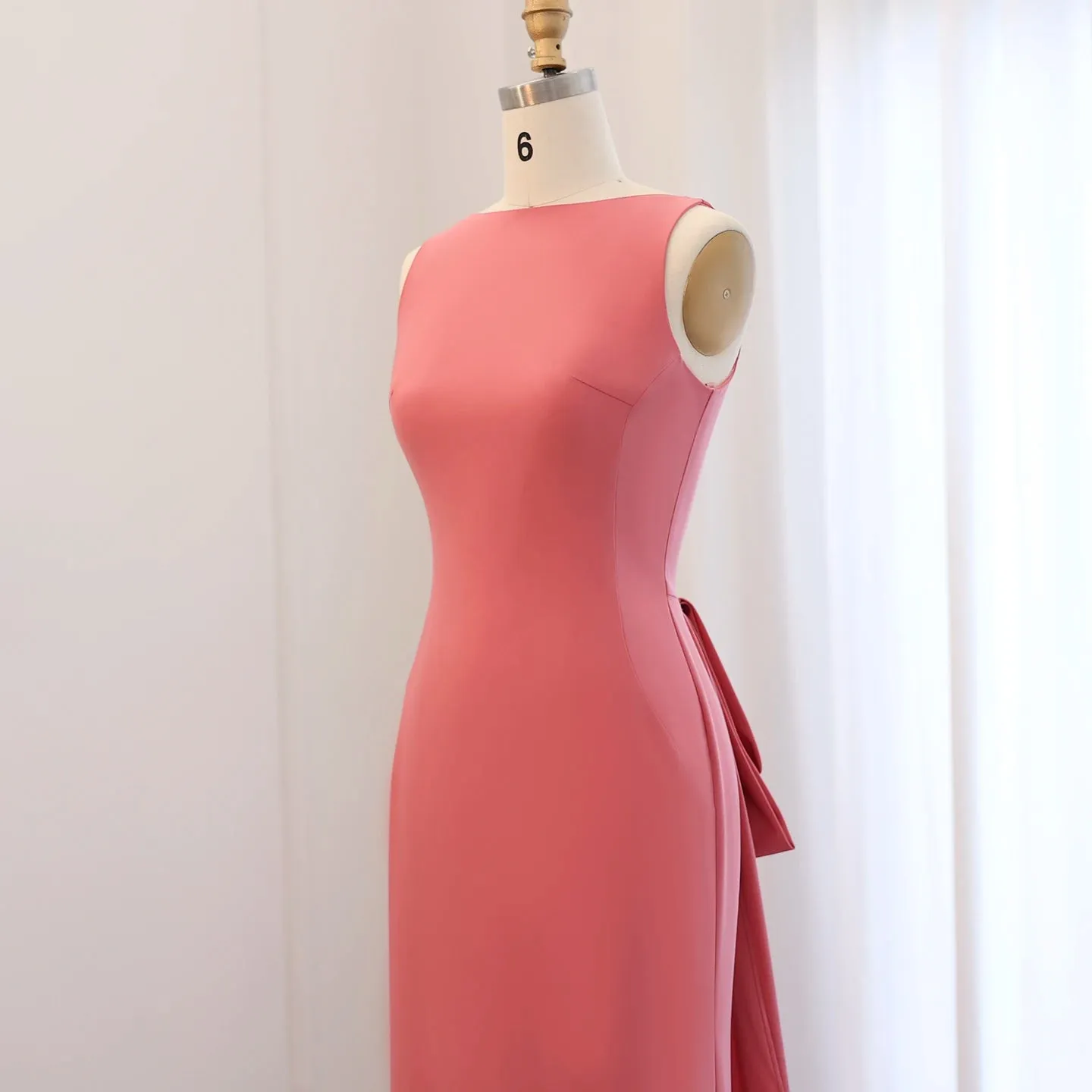 Elegant Coral Pink Scalloped Arabic Evening Dress Luxury Dubai Butterfly Beaded Women Wedding Party Gowns