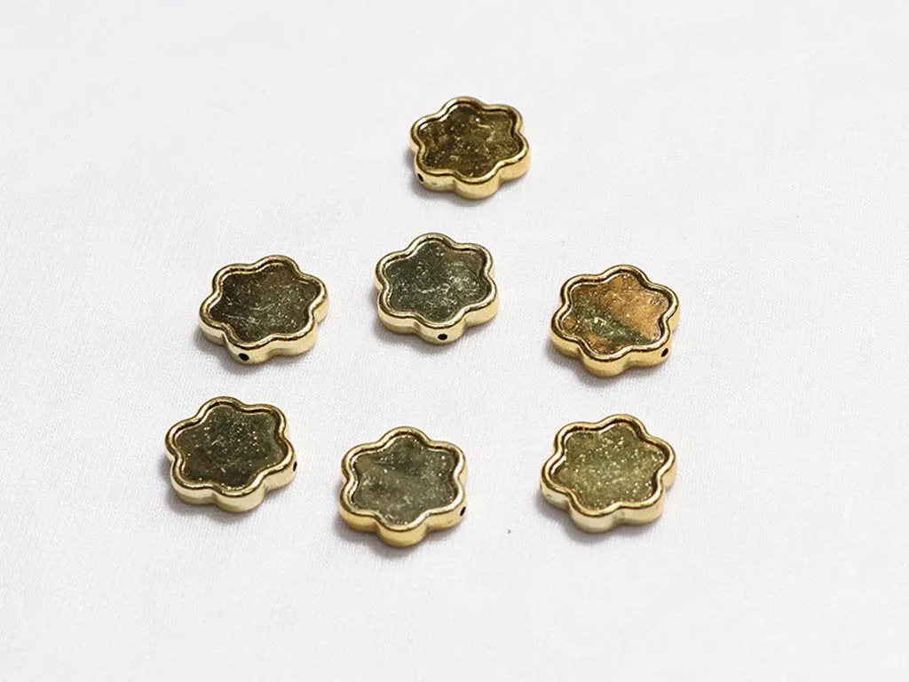 Golden Flower Plastic Beads - 20 mm