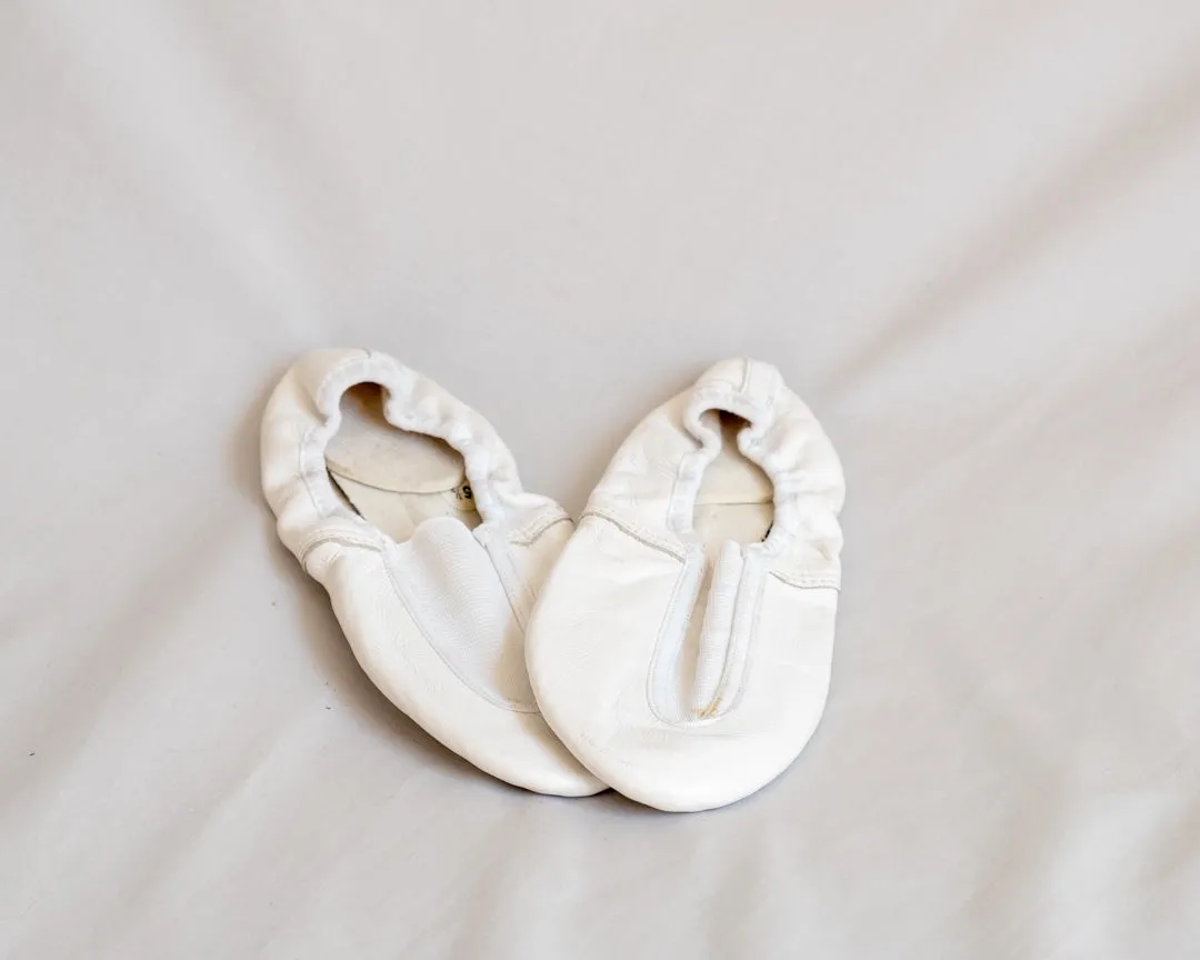 Gymnastic shoes