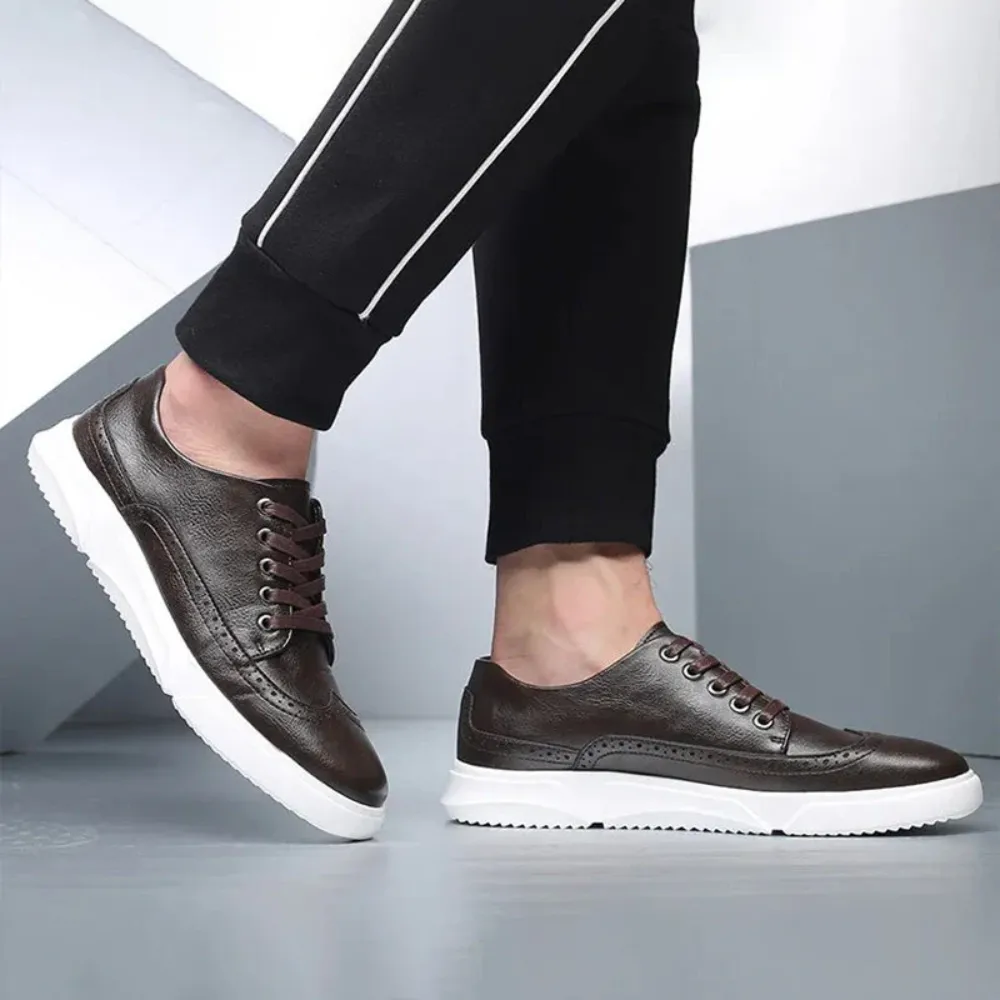 LaceLux - Heren Brogue Sneakers van Imitatieleer met Wingtip Ontwerp, Vetersluiting, Casual Stijl