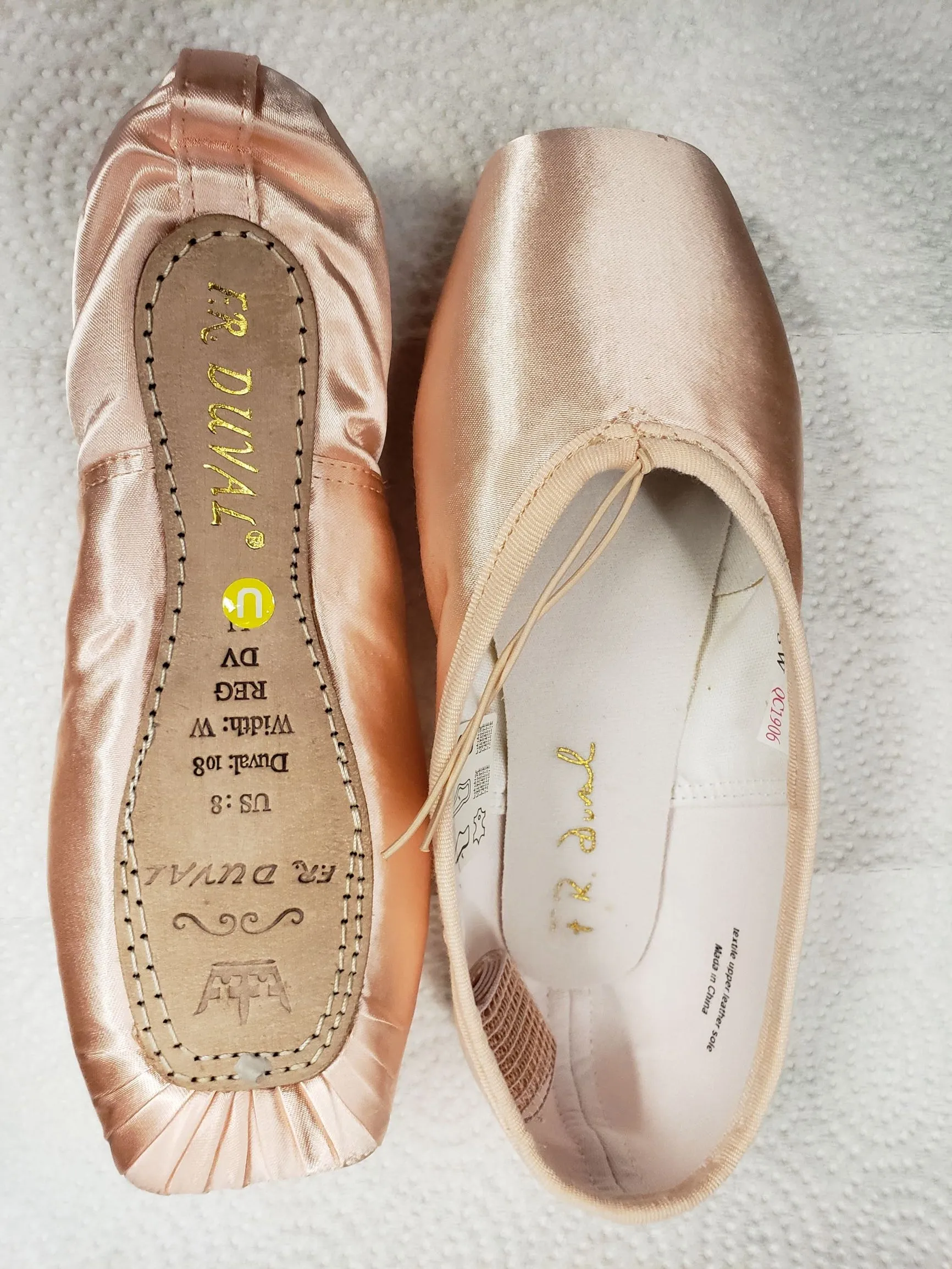 Mia -- F.R. Duval Pointe Shoe -- Pink Satin