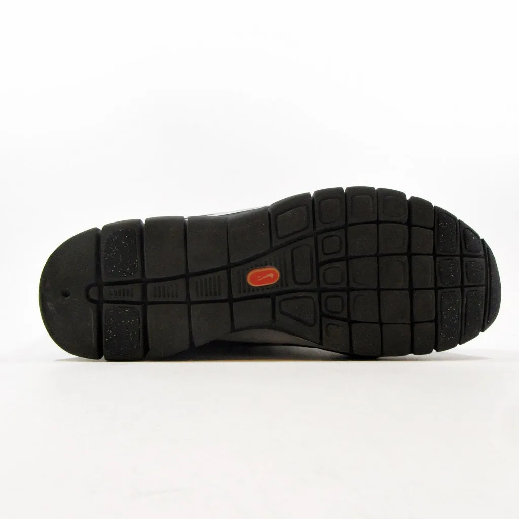NIKE Free Walk