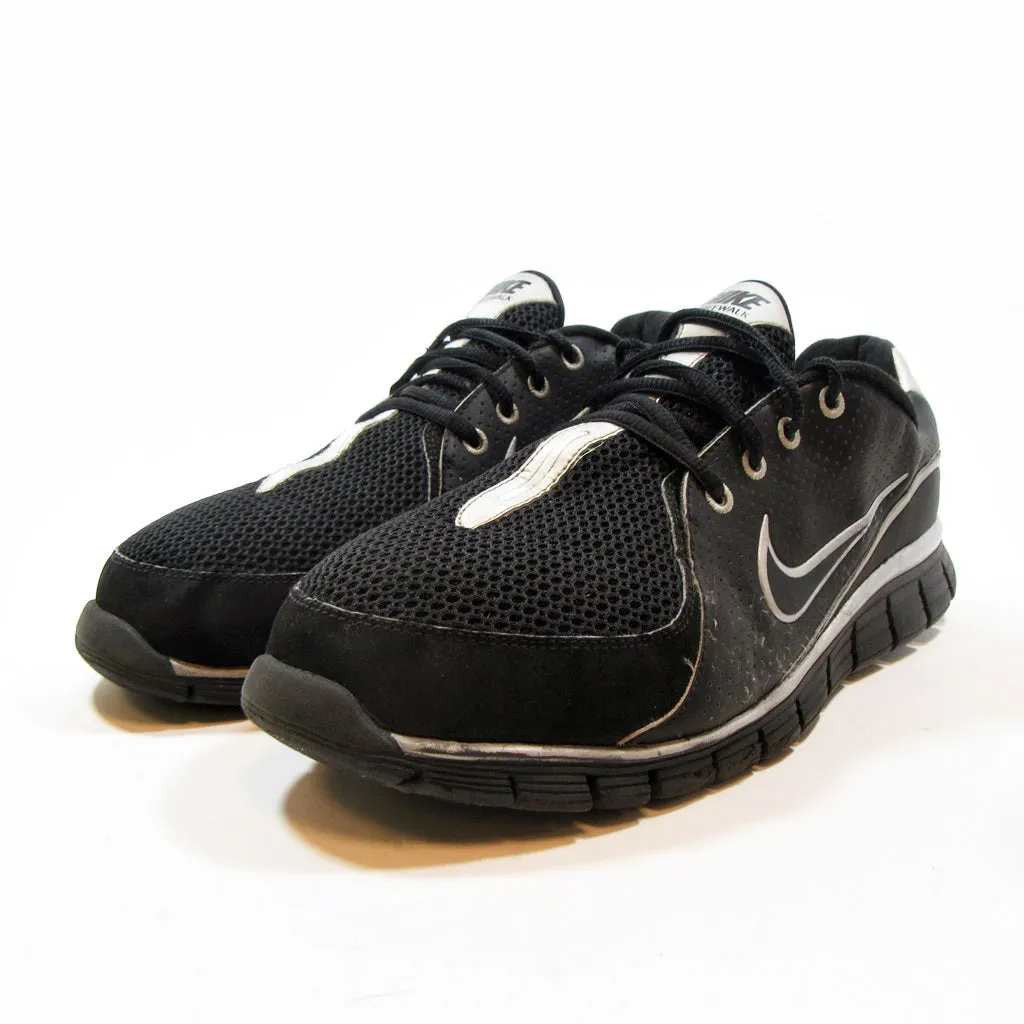 NIKE Free Walk