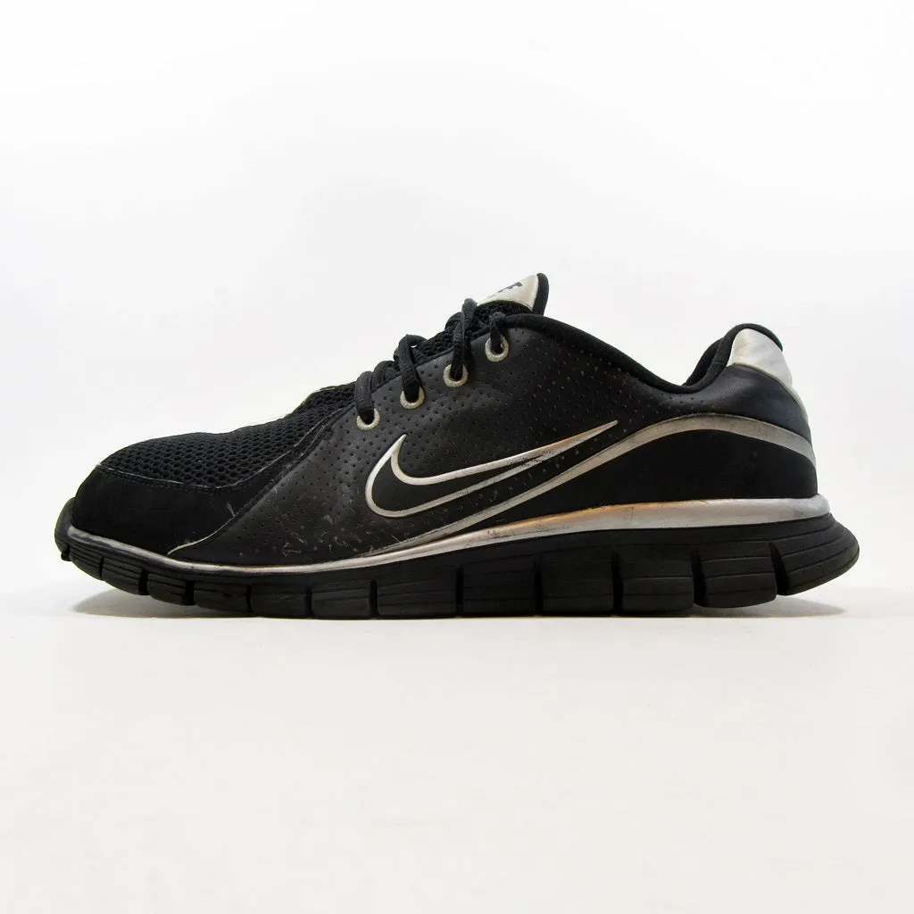 NIKE Free Walk