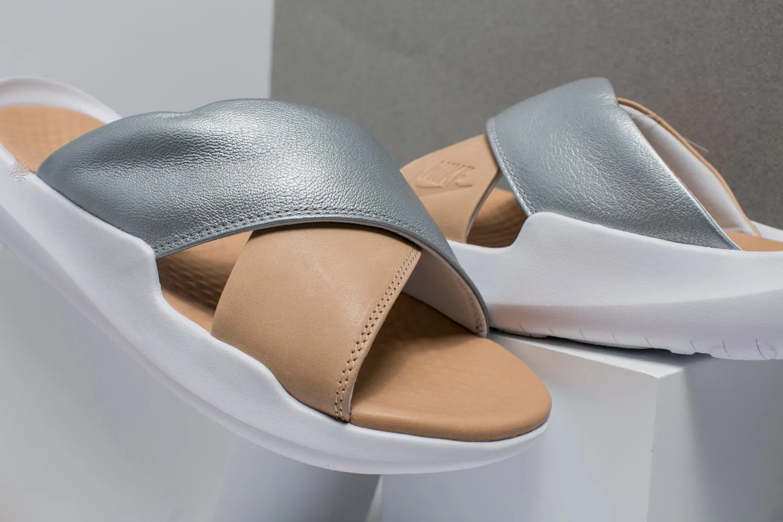 Nike Women's Benassi Future Cross SE PRM