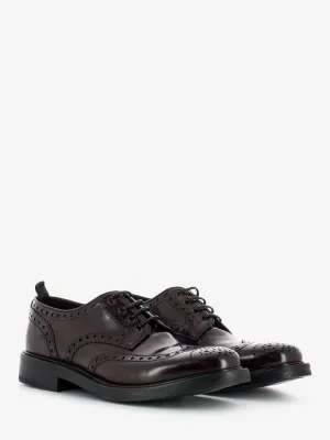 Scarpa derby con brogues amaranto