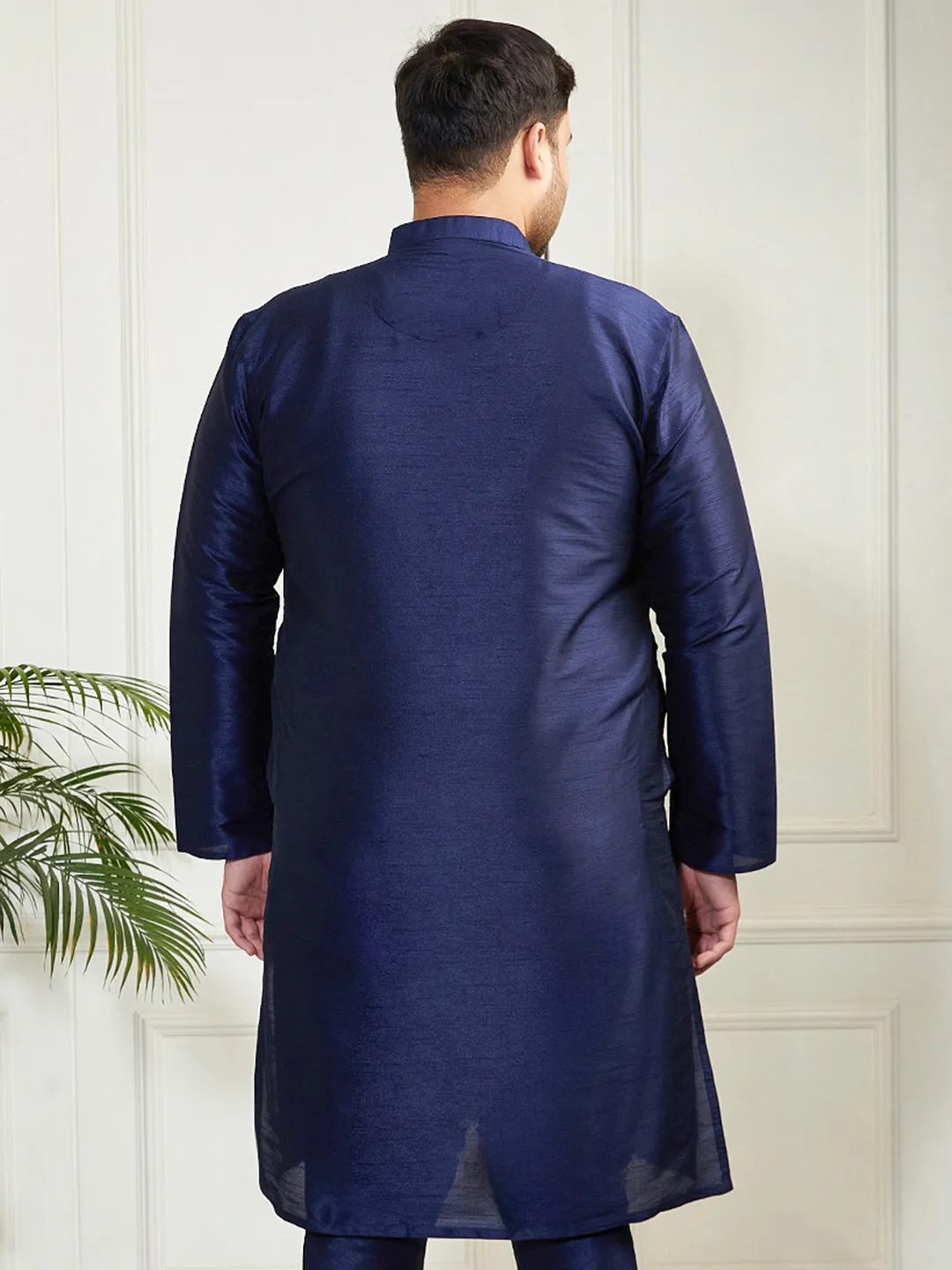 Vastramay Plus Men's Navy Blue Silk Blend Kurta
