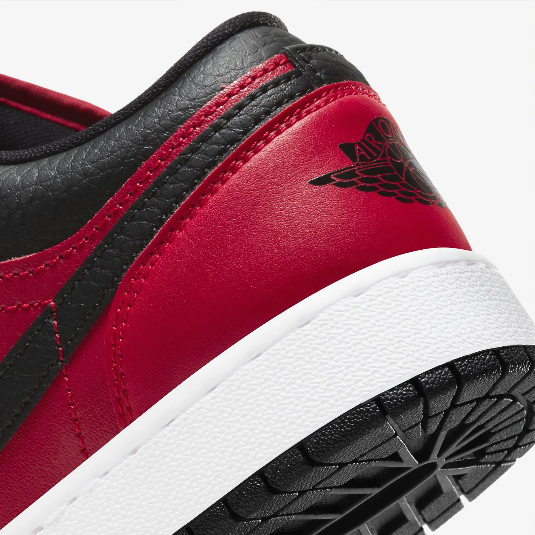 Women's / GS Air Jordan 1 Low "Banned" Pebbled Swoosh (Black/Gym Red)(553560-605)
