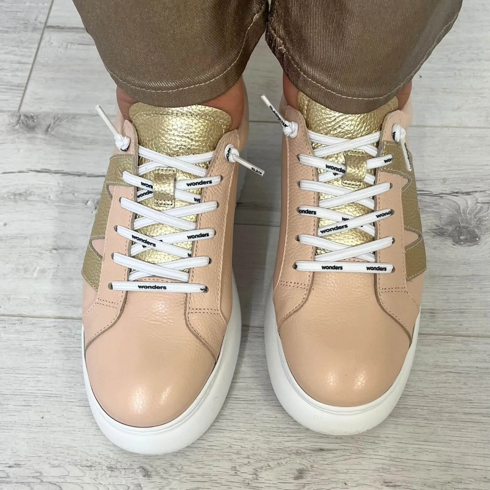 Wonders Nude & Gold Leather Brand Lace Sneakers